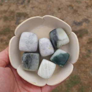 Jade de Chine — Harmonie, Sagesse Ancestrale & Paix Intérieure