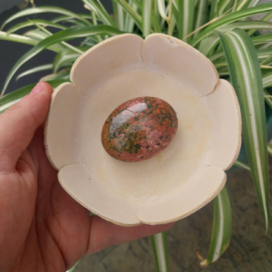 Unakite — Guérison du Cœur, Ancrage & Renaissance